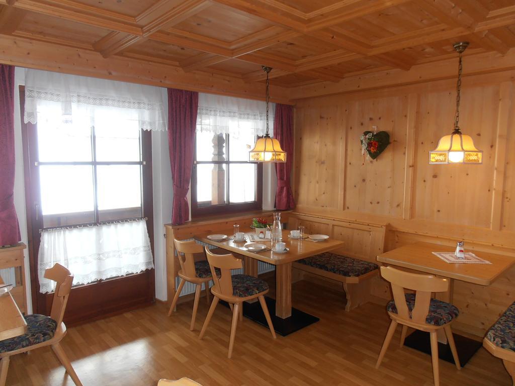Hotel Haus Dorfplatz Galtür Habitación foto